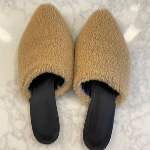 Jenni Jayne shearling slide size 38- natural color